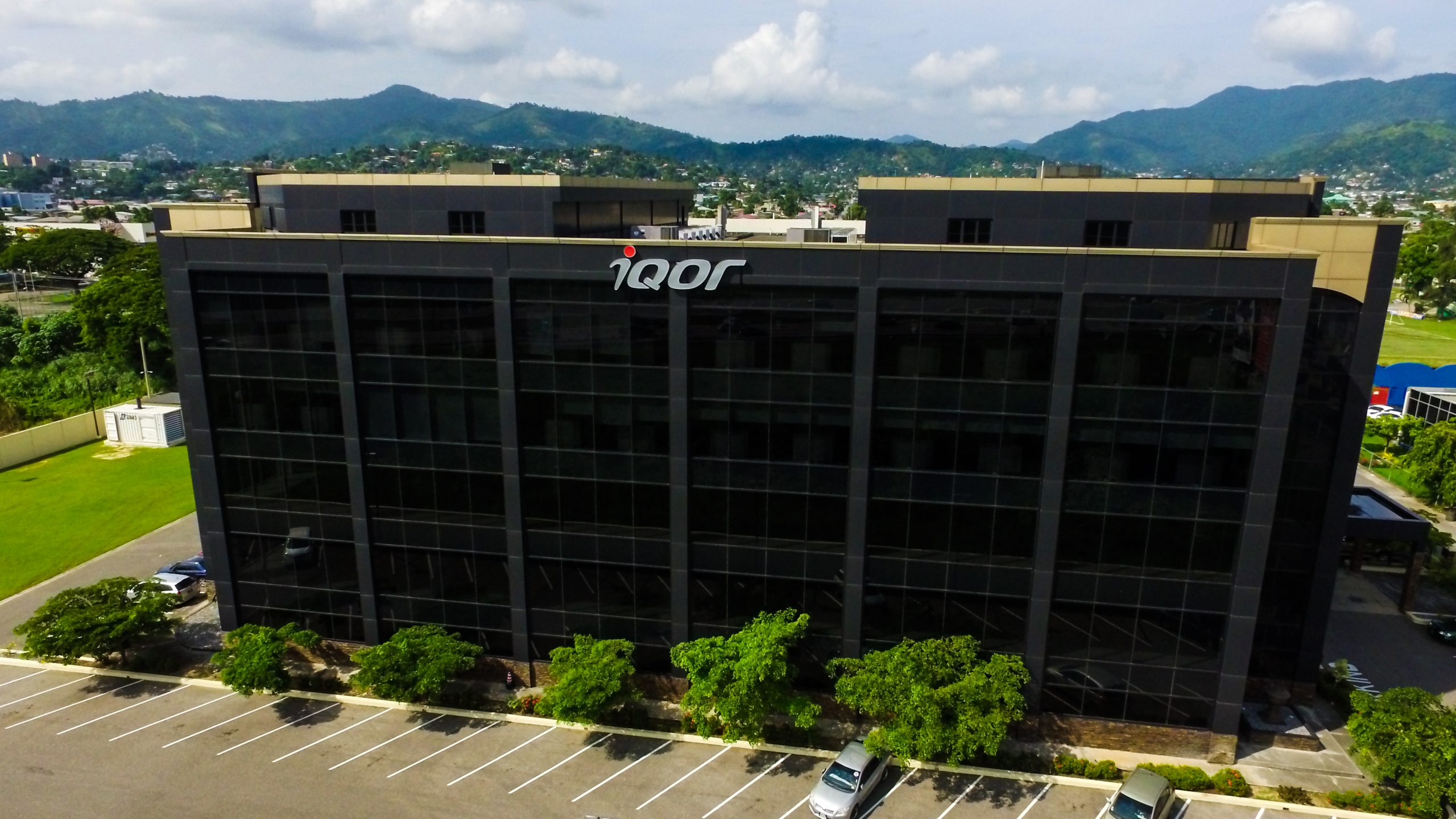 Minister GopeeScoon commends iQor Trinidad on its response to Covid19