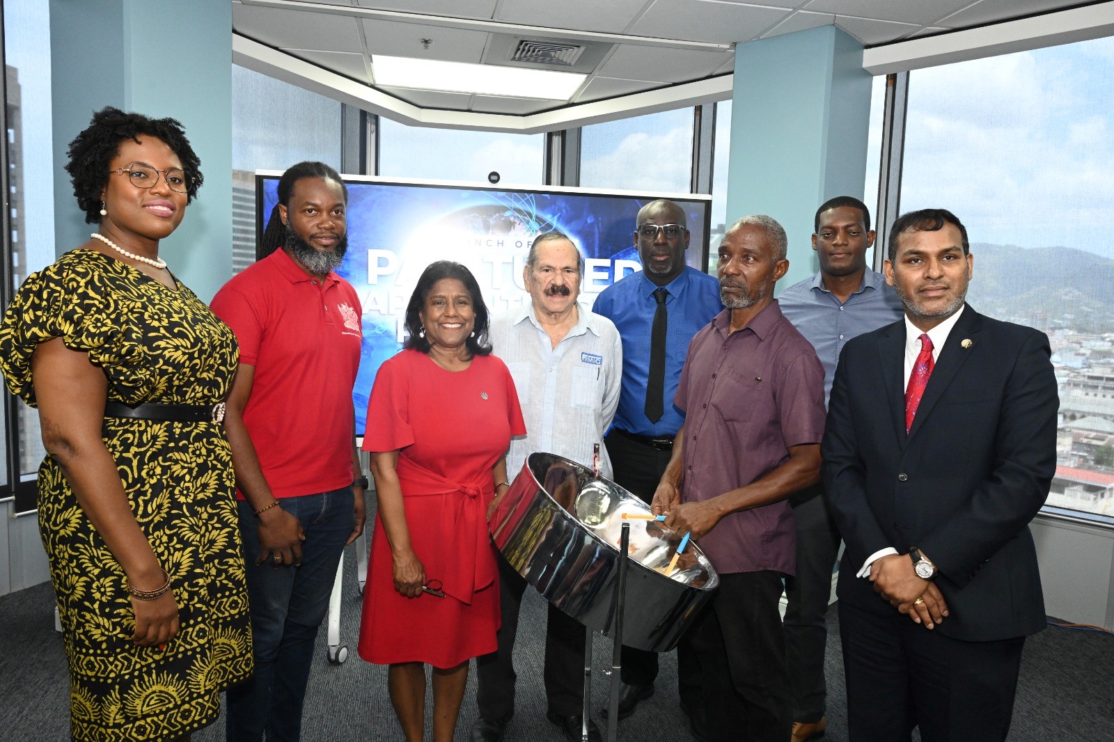 Group photo with Minister of Trade and Industry, Permanent Secretary, Chairman of MIC and Pan tuners