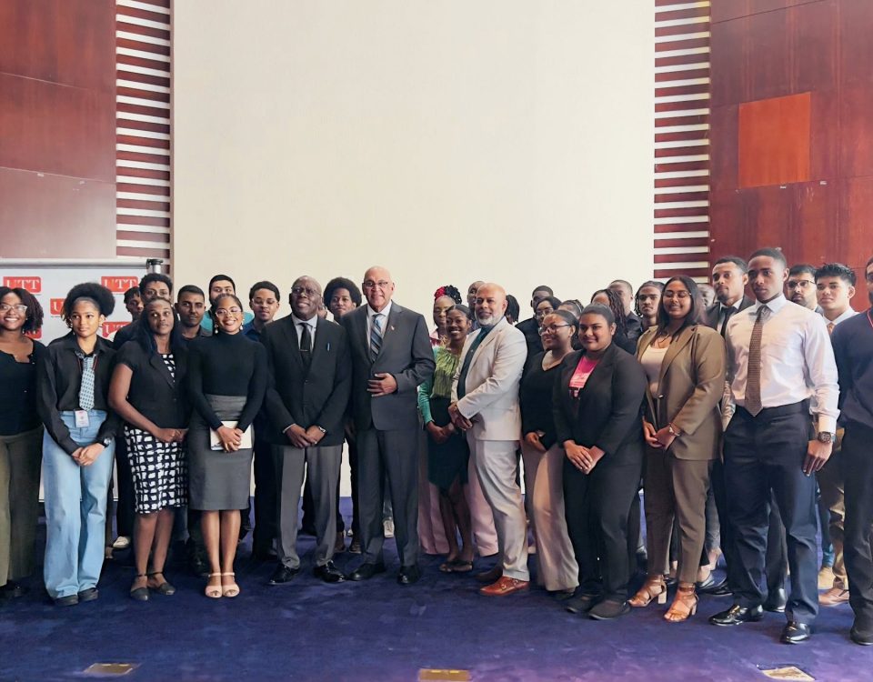 Group photo with Minister, UTT staff and students